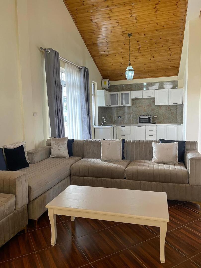 לינה וארוחת בוקר אדיס אבבה Social House מראה חיצוני תמונה