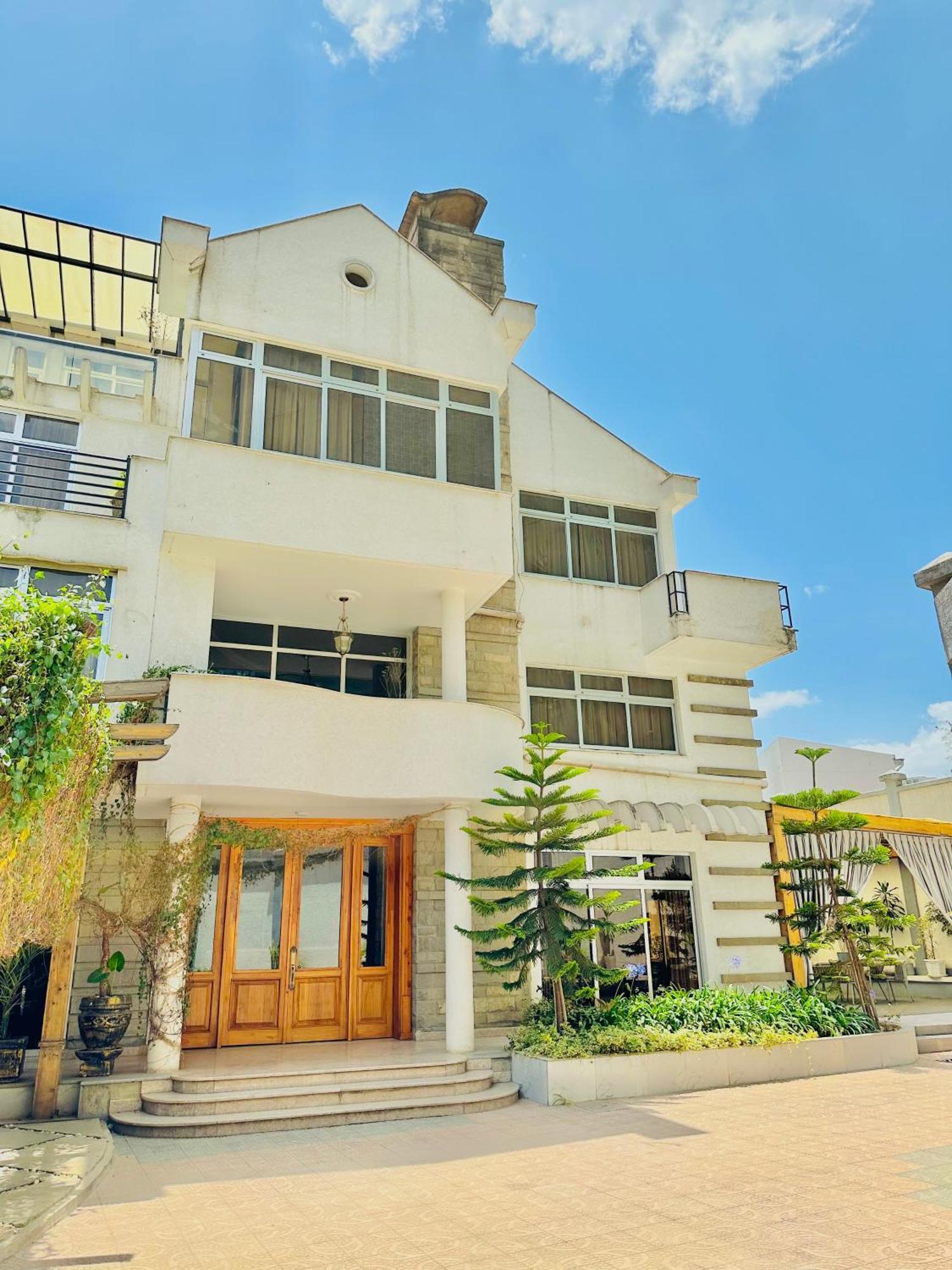 לינה וארוחת בוקר אדיס אבבה Social House מראה חיצוני תמונה